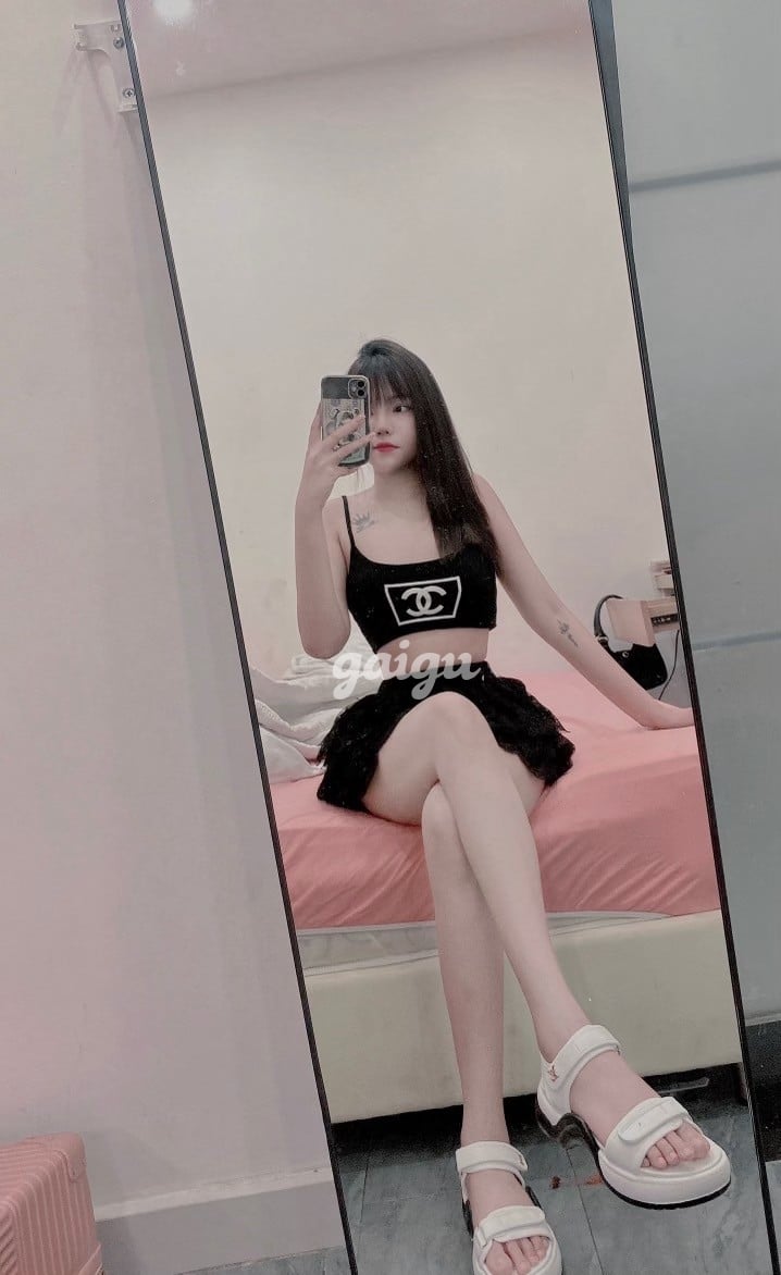 ✅ HƯƠNG GIANG ✅ Hot Girl Chân Dài Miên Man Cao 1m70